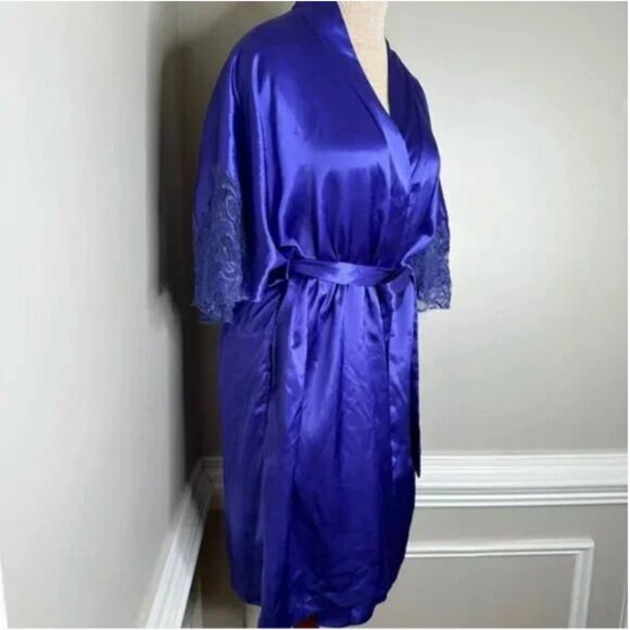 Natori Women's Plume Kimono with Lace Detail Robe Purple Size Medium - Picture 3 of 9